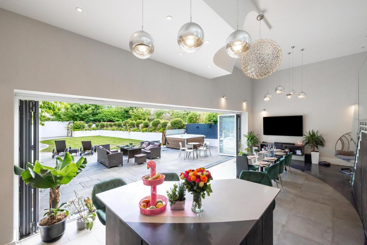Dream House London With Gym, Cinema And Housekeeper Vila Ealing Exterior foto