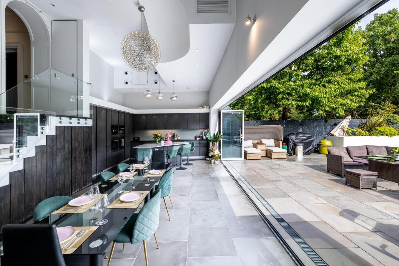 Dream House London With Gym, Cinema And Housekeeper Vila Ealing Exterior foto