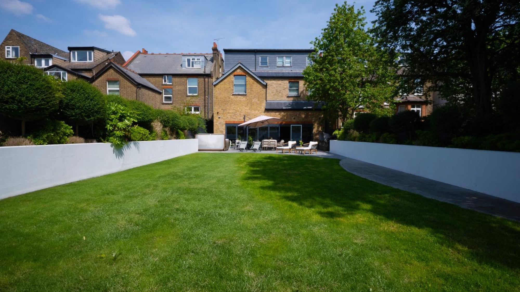 Dream House London With Gym, Cinema And Housekeeper Vila Ealing Exterior foto